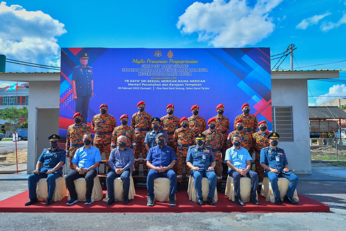 25.2.2022 Sekalung penghargaan dan terima kasih di atas kesudian YB Dato' Sri Reezal Merican Naina Merican, Menteri Perumahan dan Kerajaan Tempatan menyempurnakan perasmian pengoperasian Fire Post Parit Sulong, Batu Pahat, Johor Darul Takzim hari ini.