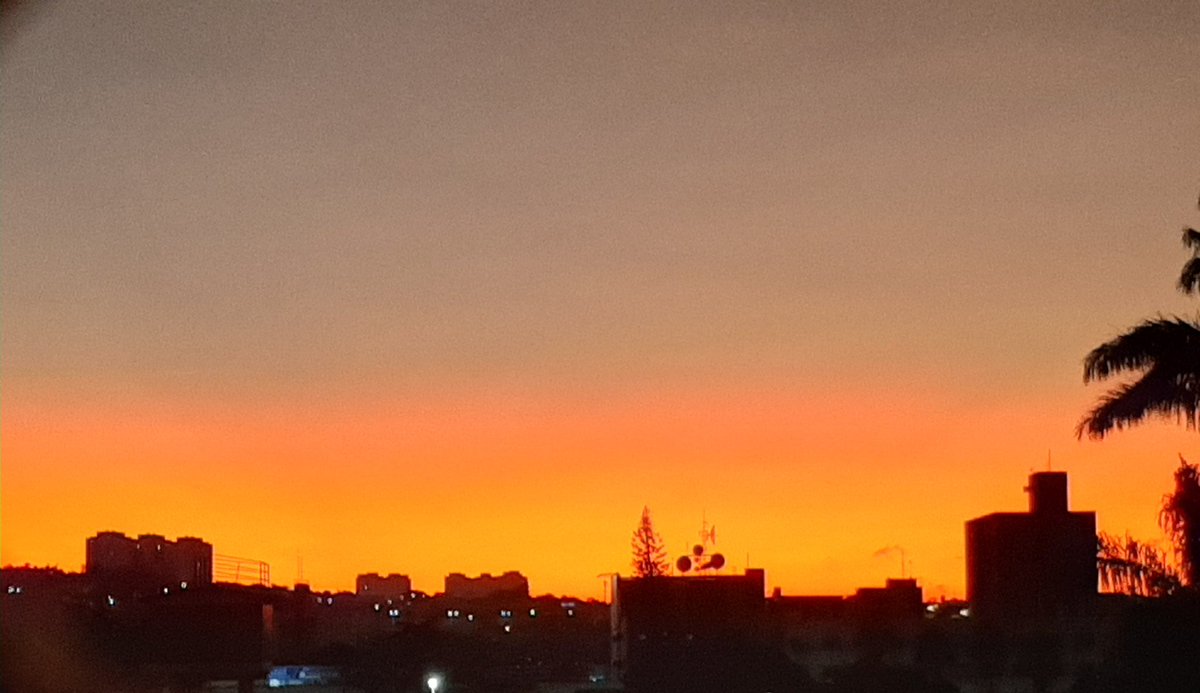 pollytmontaldi's tweet photo. Bom dia Rodrigo e Sabina, amanhecer em Campinas! Hoje vai ferver...#bdsp https://t.co/k4TI800fHV