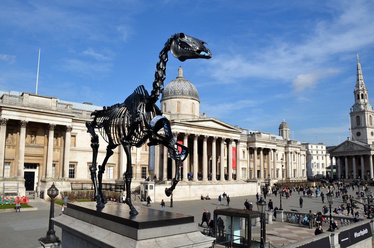 scanliteltd's tweet photo. Are you struggling to find a #digital #signage example that will suit your needs? Go bespoke. Display your way with our bespoke services, from design and installation to maintenance and aftercare. ✍️
Photo: Hans Haacke’s ‘Gift Horse’ - Ribbon Ticker by Scanlite. https://t.co/HenFSIfuiB