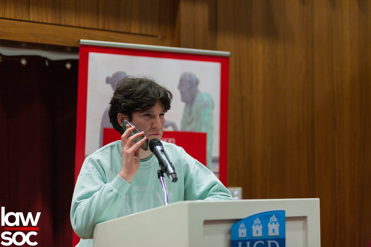 On Tuesday we hosted a fantastic panel of guest and student speakers, to discuss the motion "This House Would Legalise All Drugs"

The motion was neither passed or rejected as the house vote resulted in a tie!

Remember to join us next week for the last house debate of term!