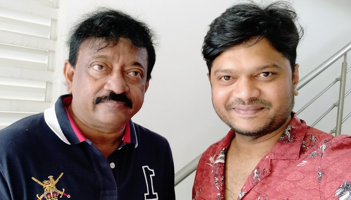 CreativePsychoo's tweet photo. కొందరు పూజ చేస్తారు,
ఇంకొందరు తపస్సు చేస్తారు,
మరికొందరు గుండు కొట్టించుకుంటారు,
నేను పోస్టర్ డిజైన్స్ చేస్తా!!
#creativePSYCHO for #RGV
@RGVzoomin https://t.co/FbHZEEAcOq