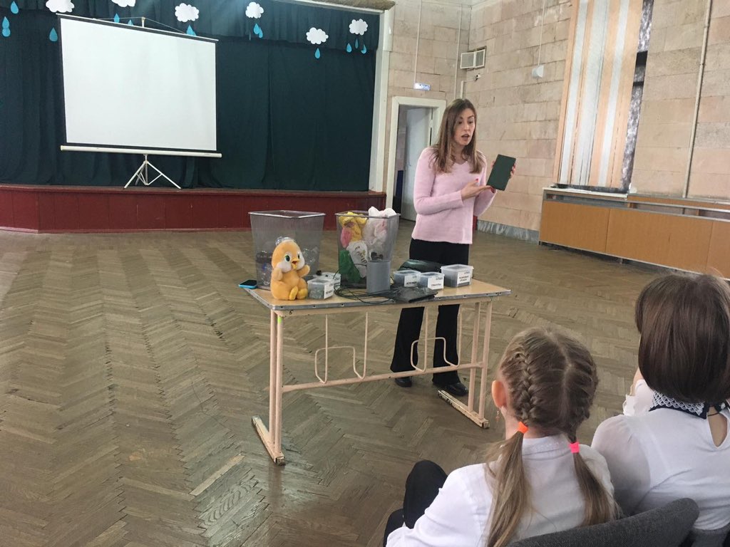 school96samara's tweet photo. Сегодня у нас в гостях наши партнеры ГК «эКОВОЗ» с экологическими уроками и Экомобилем https://t.co/8aU2BFhKC0