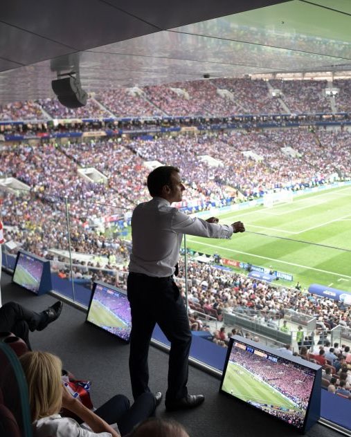 lnstantFoot's tweet photo. C’est Emmanuel Macron qui a négocié en personne pour ramener la finale de la #UCL en France. (L’Equipe) https://t.co/57BrFlsOcN