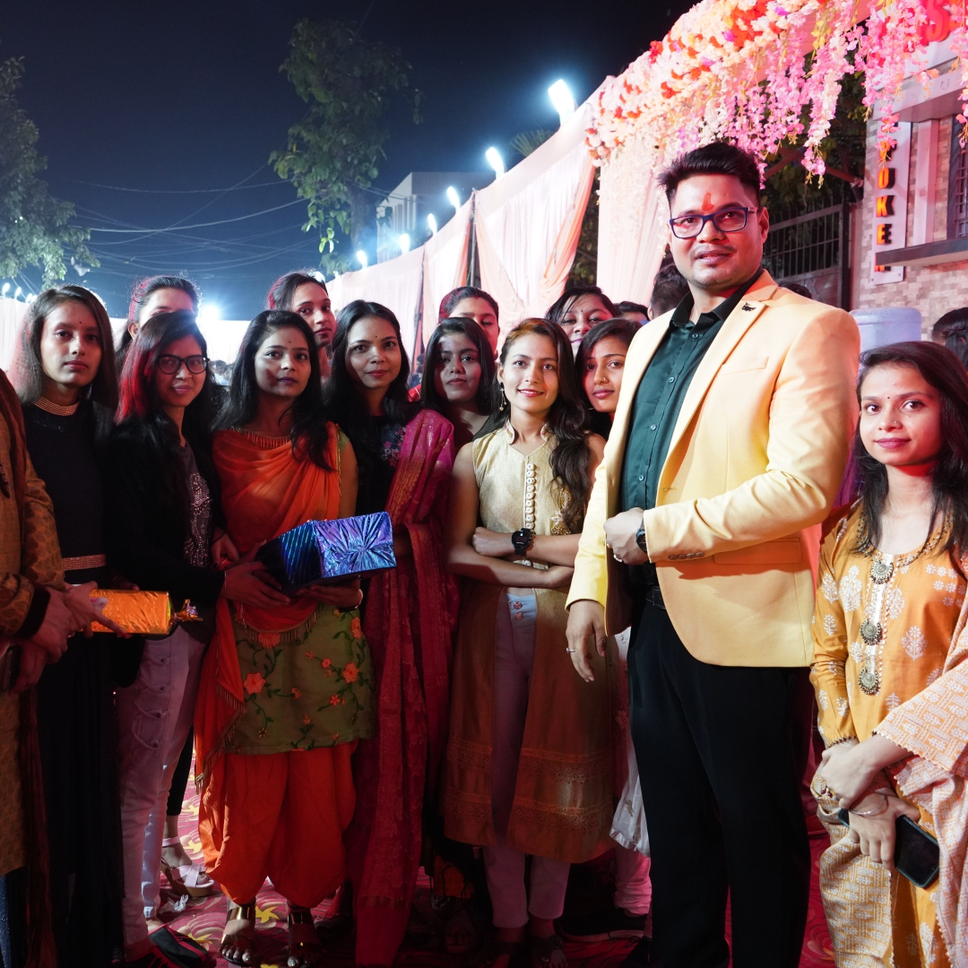 MajKalshiClases's tweet photo. 𝑮𝒍𝒊𝒎𝒑𝒔𝒆 𝒐𝒇 𝒍𝒂𝒔𝒕 𝒏𝒊𝒈𝒉𝒕....... 𝑺𝒂𝒖𝒓𝒂𝒃𝒉 𝑺𝒊𝒓'𝒔 𝑩𝒊𝒓𝒕𝒉𝒅𝒂𝒚 𝑪𝒆𝒍𝒆𝒃𝒓𝒂𝒕𝒊𝒐𝒏 𝒘𝒊𝒕𝒉 𝑰𝑻 𝑻𝒆𝒂𝒎, 𝑨𝒄𝒂𝒅𝒆𝒎𝒊𝒄 𝑻𝒆𝒂𝒎, 𝑪𝒂𝒍𝒍 𝑪𝒆𝒏𝒕𝒆𝒓 𝑻𝒆𝒂𝒎 &amp; 𝑺𝒕𝒖𝒅𝒆𝒏𝒕𝒔 !!!!!!!!!!! https://t.co/L0dafZIyjo