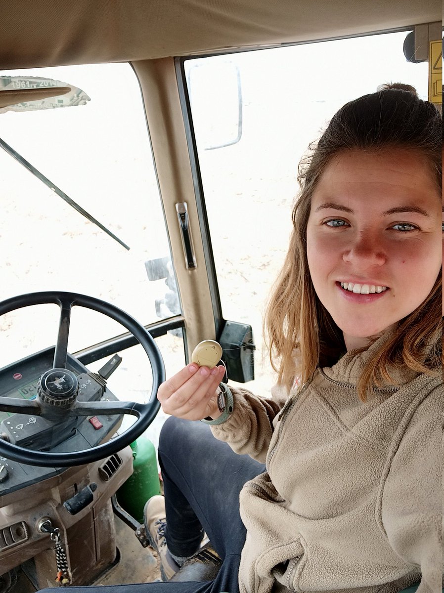 Feliz #DiaImplanteCoclear desde el 🚜. 
#ImplanteCoclear #25F #InternationalCochlearImplantDay <a href="/CochlearGlobal/">Cochlear</a>