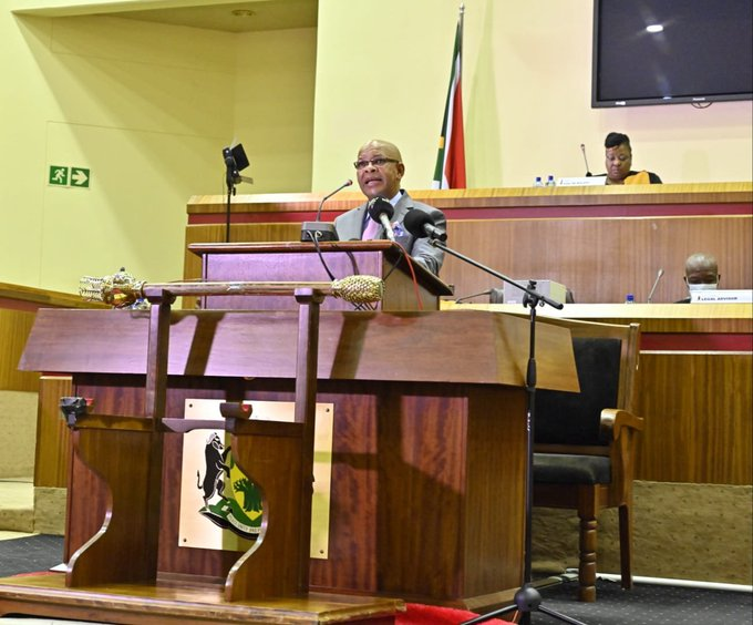 CapricornFMNews's tweet photo. #LIMSOPA The Young Peopleโs Party in Limpopo says the development of a digital hub in Seshego is a great idea towards empowering young people, but says the biggest challenge is implementation, mismanagement, corruption, and favouritism. DR https://t.co/I8Q5aqT3tO