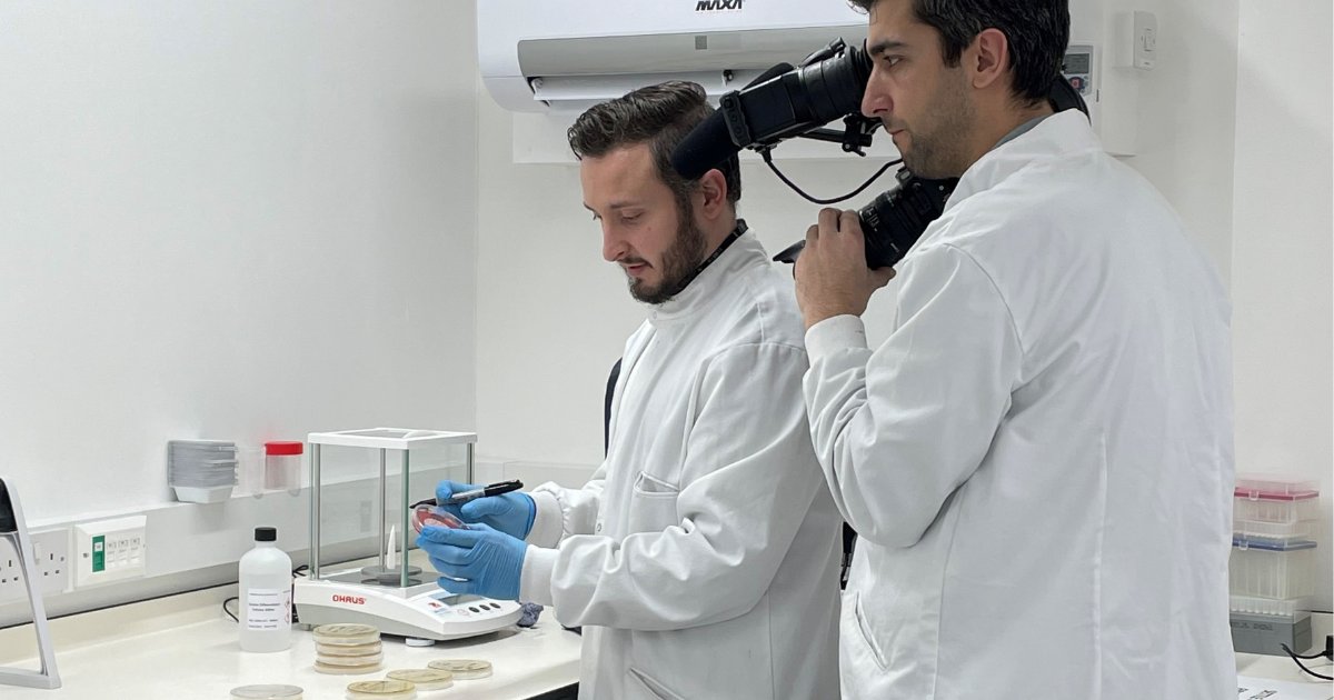 🎥 Andersen Caledonia on Film

Last week we welcomed AVM Services to our Dunston laboratory for the filming of training videos. We showcased our Infection Control knowledge and capabilities for AVM to use in their decontamination training courses!