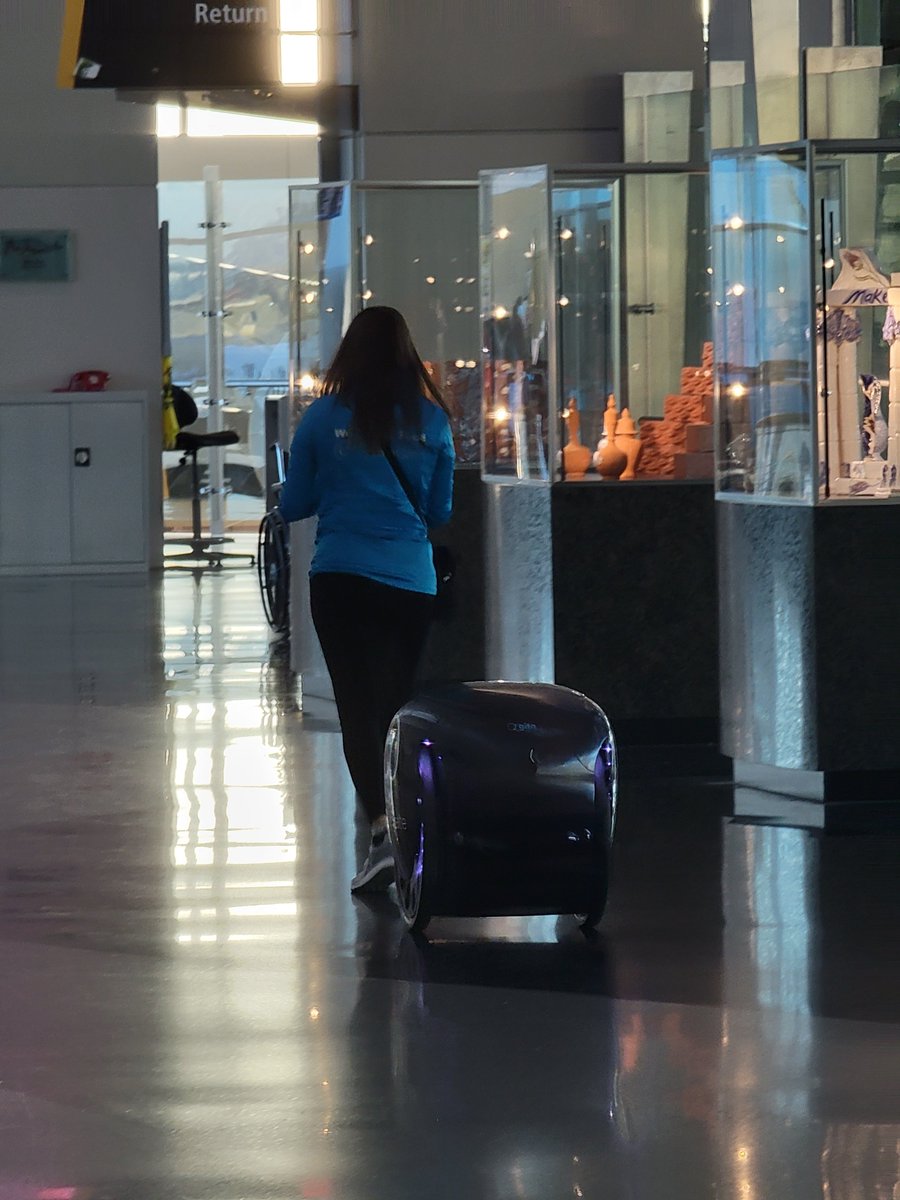 anshelsag's tweet photo. Nbd just a little robot following a lady with food in it for someone's gate departure at @SanDiegoAirport https://t.co/tj4NblHmzm