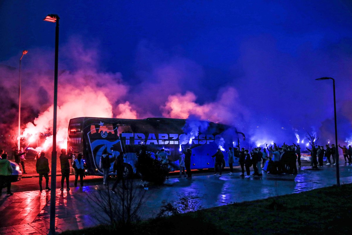 Trabzonspor's tweet image. Senin gücün karanlığı yırtacak!  ♥️💙 #TSvKYS
