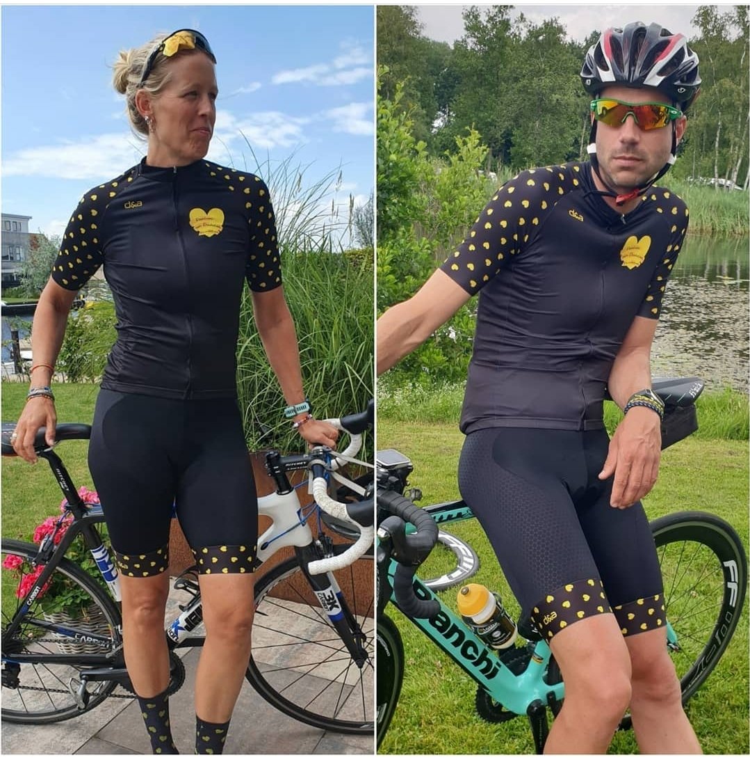 Wil jij in het voorjaar met ons het 💛 door Nederland (of verder) fietsen? Bestel deze fietsset dan nu! Dit kan tot en met 15 maart. Kijk op onze site 💛🚲 en steun onderzoek naar longkanker 🙏 paulienvandeutekomfoundation.nl/product/fietsk…