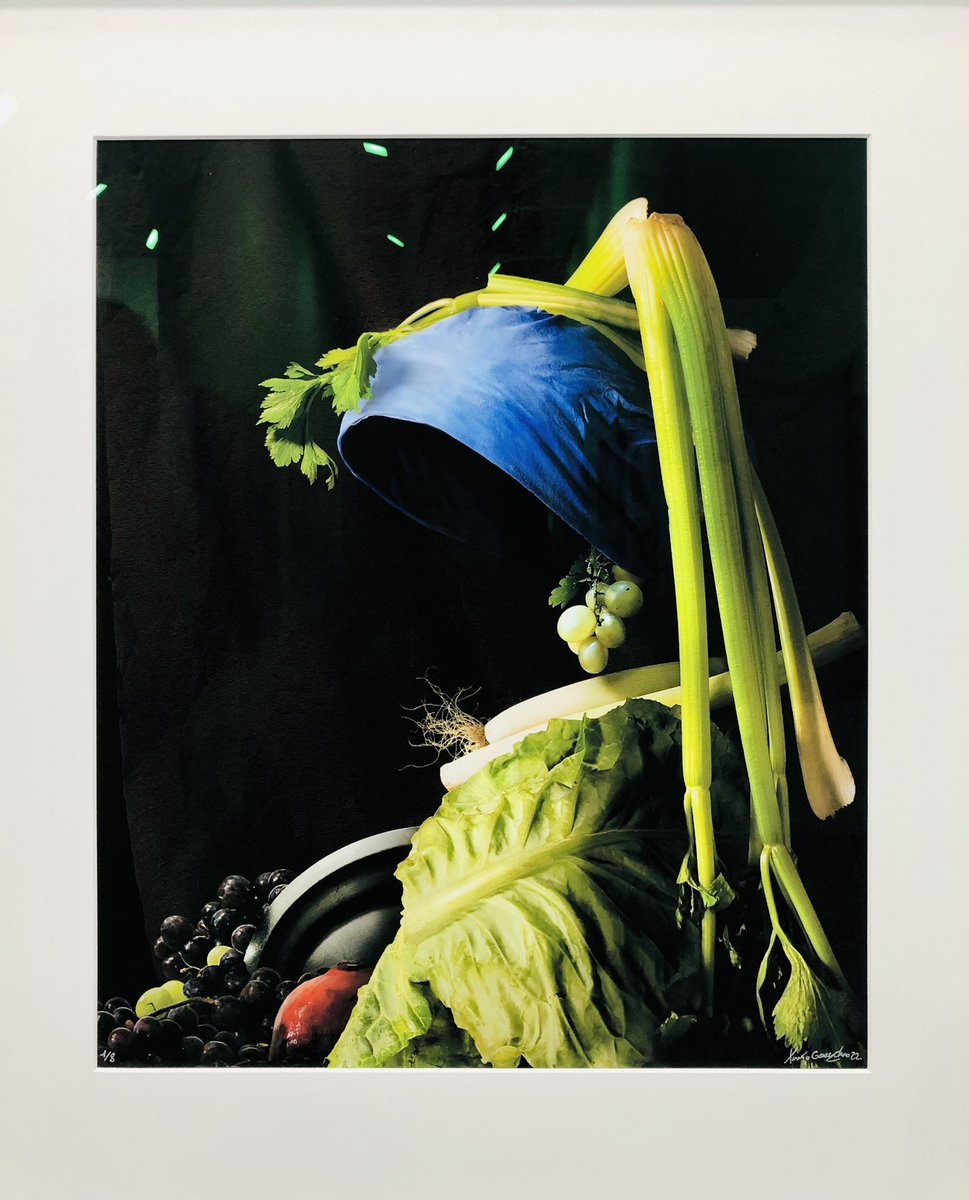 ¿Que pasaría si mezclásemos en una coctelera las obras de estos artistas? Veermer+ Arcimboldo + Karin Sander= La obra de still Life de Xurxo Gómez-Chao (ultima imagen)😉
#semanadelarte #Artmadrid #ARCO22