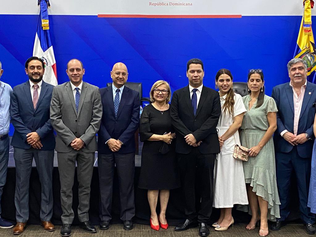 Embajada Dominicana en Ecuador tweet media