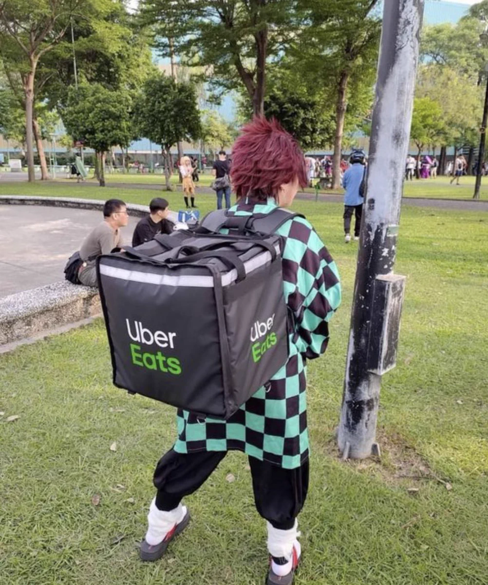 鬼滅の刃のアニメが終わったので？ウーバーイーツでバイトする炭治郎www