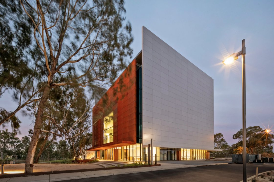 Architecture practice <a href="/dcm_uk/">DentonCorkerMarshall</a> has designed an art museum in Victoria, Australia. The new 5,300-square-metre Shepparton Art Museum sits overlooking a lake at the edge of a nearby nature reserve. Read more via <a href="/dezeen/">Dezeen</a> 
bit.ly/3C4pmEN