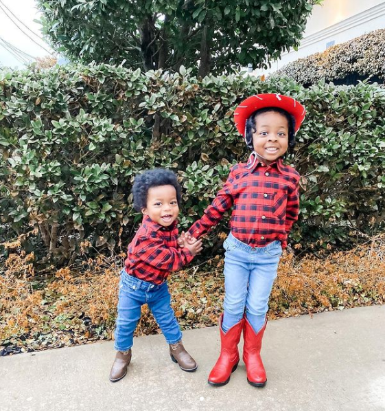 RODEOHOUSTON's tweet photo. Happy Go Texan Day, y’all! 🤠 Today is the unofficial kickoff of the Houston Livestock Show and Rodeo, and this year we celebrate our 90th anniversary! Don’t forget to share your photos of you in your Western gear using #GoTexanDay! https://t.co/yCRQbOWfxI