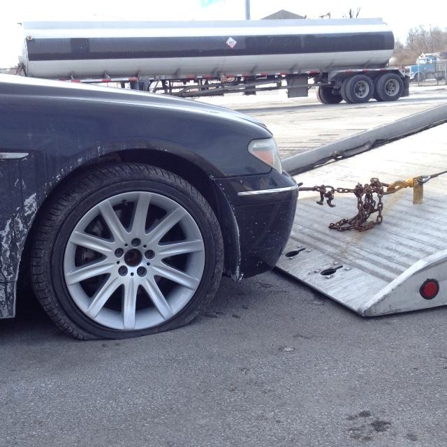 AAAVANews's tweet photo. 8 tips from AAA for avoiding potholes and the expensive damage they can cause - https://t.co/9IIjw4GCF1 #checkyourtrunk #flattire #sparetire #carcare #tow @AAAClubAlliance https://t.co/NPpiT8HcfY