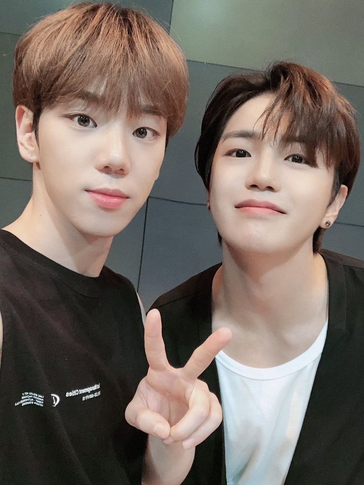 AceFeatures_'s tweet photo. ✌🏼:]
#ACE #에이스 @official_ACE7 https://t.co/mcCwON7opi