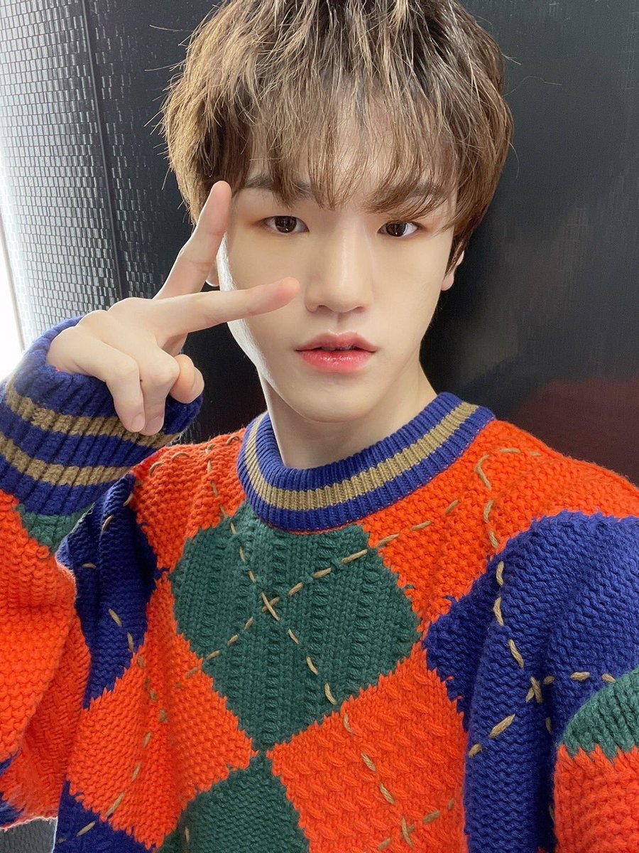 BainFranceJustB's tweet image. * TWITTER : 25/02/2022 *

"[#Bain] Only B, comment s'est passé votre journée ?❤️💛💙🧡💚 #CEVJ
#comment_était_votre_journée"

#Ju 

#JUSTB #저스트비
#Bain #송병희 

© &amp;gt; @JUSTB_twt