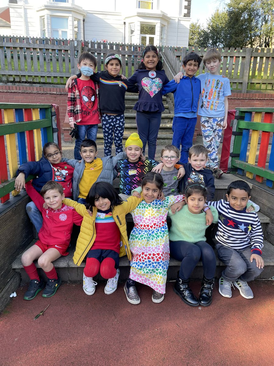 🌈2A have dressed like the rainbow today to celebrate LGBTQ+ and diversity 🌈 #LGBTplusNotts #somuchmore #EverybodyWelcome #BringYourWholeSelfToSchool