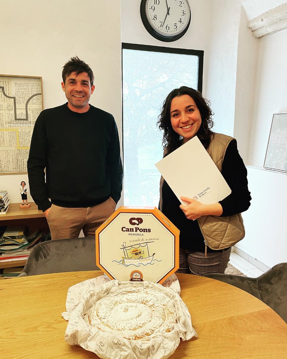 can_pons's tweet photo. ✨Es viernes y se nota ✨ Desde @correduriaponsorfila nos envían su foto disfrutando una de nuestras ensaimadas 😋 ¡Buen provecho! ❤️ Bon profit!! ✨

#canpons4ever #ensaimadaartesana #mejorensaimadadelmundo2020 #ensaimadas https://t.co/dglsWnxq6c