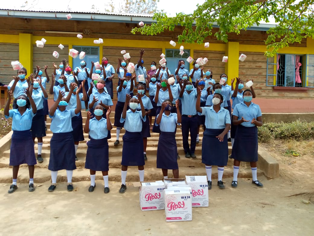 RaisingFutures's tweet photo. ✨ All #SeedOfHope students receive free training &amp;

🍽 A free daily cooked meal for every student
❤️ Free menstrual hygiene packs for girls every month
💌 Childcare vouchers so young parents can arrange childcare whilst learning
🧠 Free unlimited individual counselling sessions https://t.co/ffazp5Qlsk