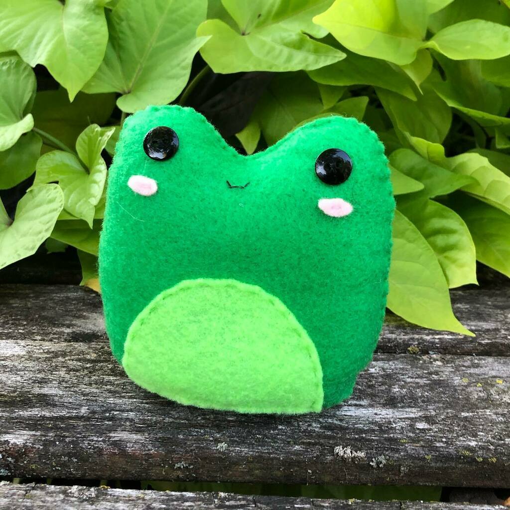 HeartFelt_by_G's tweet image. Froggy friday!

#frog #frogs #frogplush #frogplushie #froggy #plushies #plushiesofinstagram #handmade #handmadeplush #etsy #etsyshop instagr.am/p/CaZ42V2uc_U/