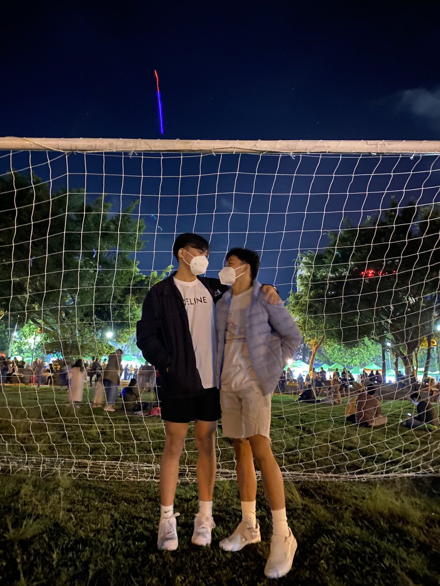 janjanmic's tweet photo. Just put your arms around me and I’m home. https://t.co/I3EmGslLGV