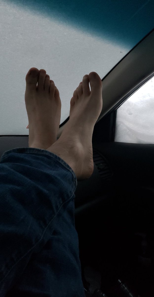 Trunksvidell's tweet photo. Who wants to be trapped in the snow with my feet
Cashmaster findom footfetish https://t.co/HI5tDQJBtG