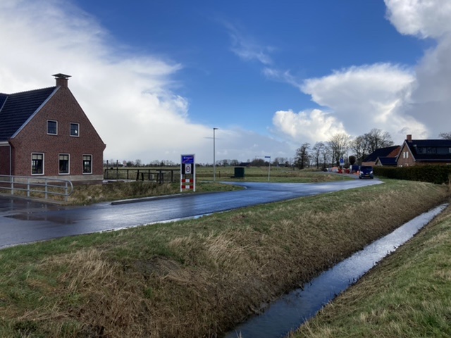 bg_westerink's tweet photo. Eem' terug in Winsum vanochtend: #Munster bouwrijp; #Tirrel -kost een paar miljoen maar .. enfin; bij @GijzenNannet van De Spar geen pinda's maar Zotte Kalf ingeslagen; vom #Boogplein nichts neues..... #erwtensoep bij @annaveldhuis evenals @Ceesvandemeent๐als vanouds https://t.co/KXy51tZ3xY