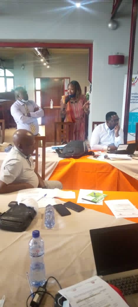 erick_loyamba's tweet photo. Échange en groupe sur le guide du facilitateur en SCACF à l'atélier de validation d'outils des SCACF au cercle Elaïs. 
@IpasOrg @MakokiYaMwasi @Asrjrdcongo @Mulunda_JC @Mpoyi_Mike @lukusa_rebecca https://t.co/IskBD2F7if