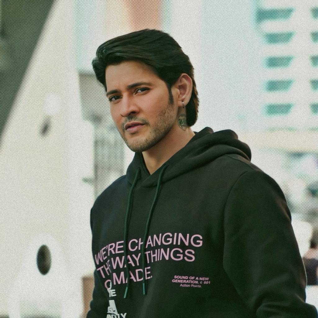 vamcbob's tweet photo. Which One Is Best In Hoddie ? 🙂 

Like : @urstrulyMahesh
Retweet : @PawanKalyan

#BheemlaNayak #SarkaruVaariPaata
https://t.co/RecNXqa9oL https://t.co/SLMjSVh5y9