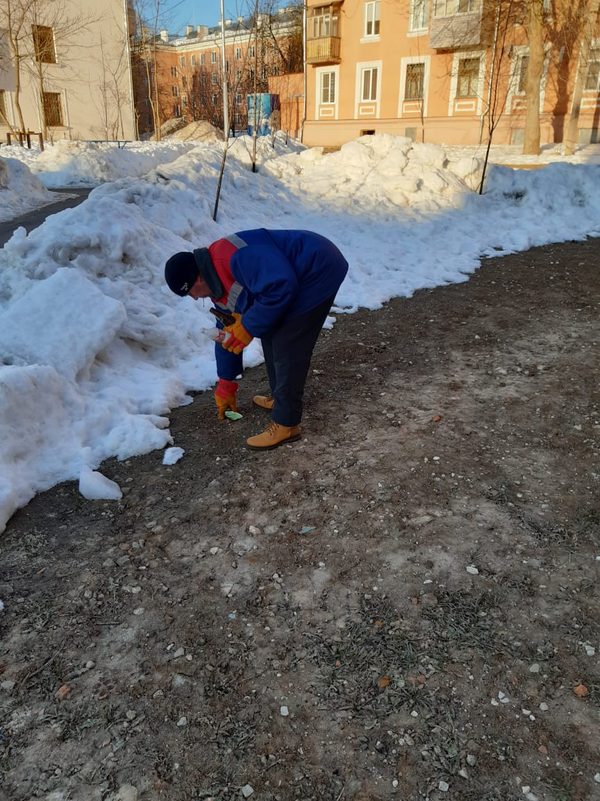 Privadm's tweet photo. Привокзальный округ
@Privadm Косая Гора
Сбор летучего мусора в районе д. 18 по ул. М.Горького. https://t.co/F7aBkArBJb