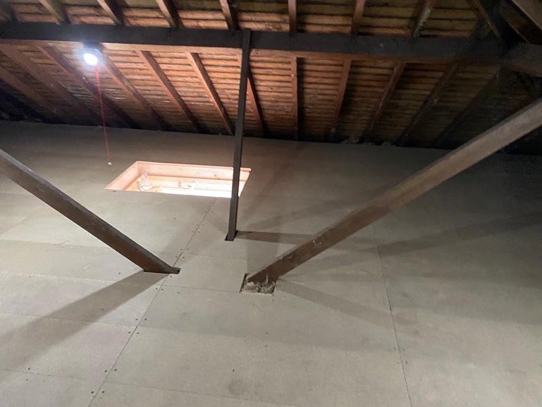 loftladderpros's tweet image. Can your dark and dingy loft space be transformed in a day?
The answer is YES, Mr Reid's loft in Hitchin had a c.325 sqft raised loft boarding, 4 led lights &amp;amp; a deluxe wood loft ladder.
Call us on 0808 301 9548.
homecountiesloftladders.co.uk
#lofttransformation #loftboarding