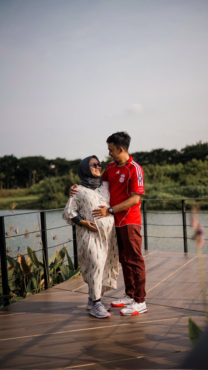 kemmfad's tweet photo. @BIGREDS_IOLSC Sebelum si kecil lahir ππΌ #FridayInREDS https://t.co/JfqLY9fhAA