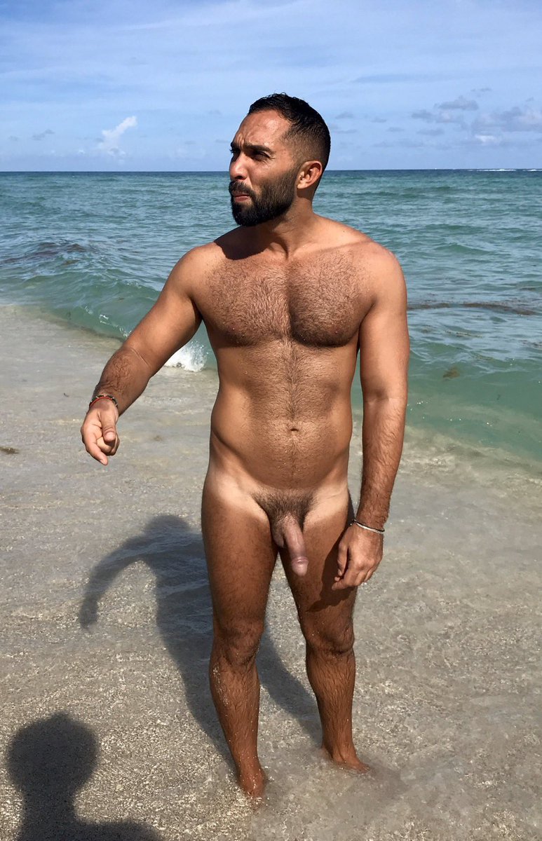 MisTopFav's tweet photo. ##nudebeach #naturist #gaybeach #gayoutdoor https://t.co/Q6F6mBkCZG