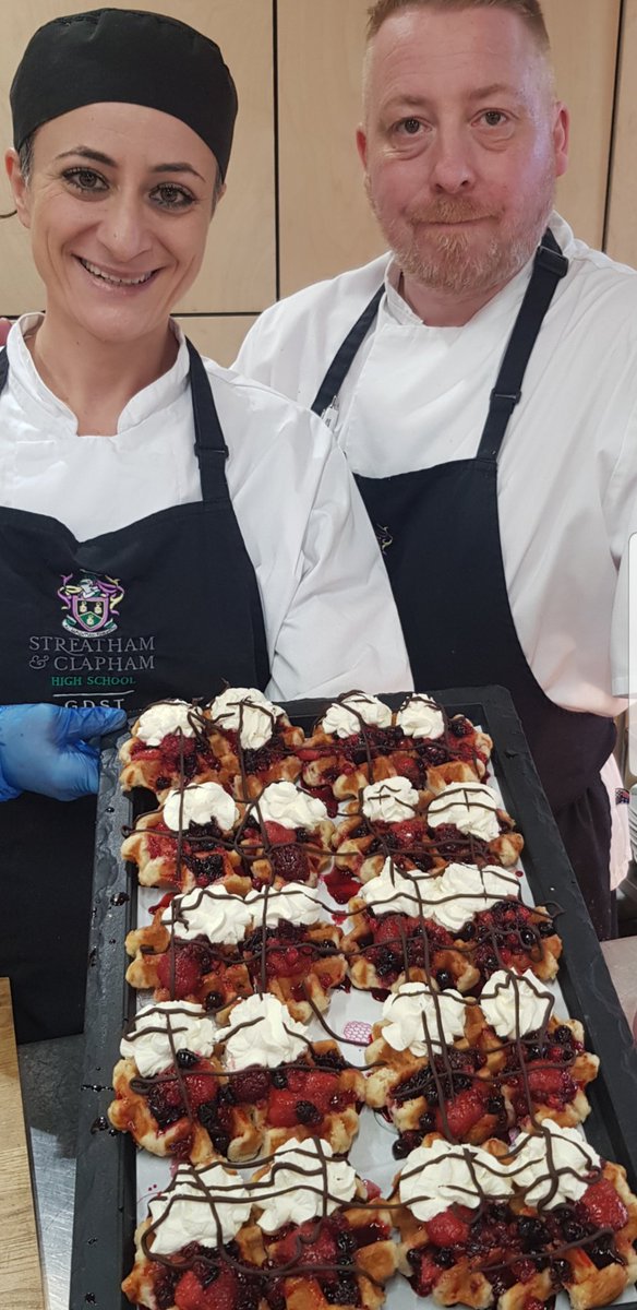 CupelloVincenzo's tweet photo. Barbara's wacky waffles. Best way to end a busy week. @DanielCollier84 @Nickhowe64 @NigelLees2 @melrahaman @Christo22074853 @HolroydHowe https://t.co/iqE0ooIVBt