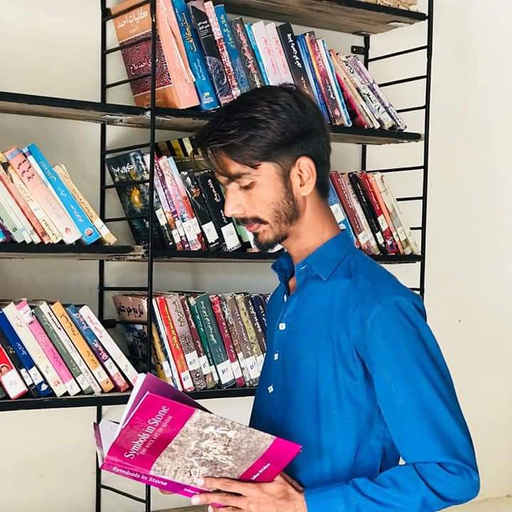 VinodSharmaPK's tweet photo. ٿرپارڪر جي اوطاقن ۾ هاڻ لائبريريون قائم ٿيڻ لڳيون، ڇو ته اڄ جي نوجوانن کي خبر آهي ته ترقي صرف ڪتابن مان ملي سگهي ٿي.
#LetsEducateThar
@sardarshah1 @FouziaDr https://t.co/7L7kh0ljqO