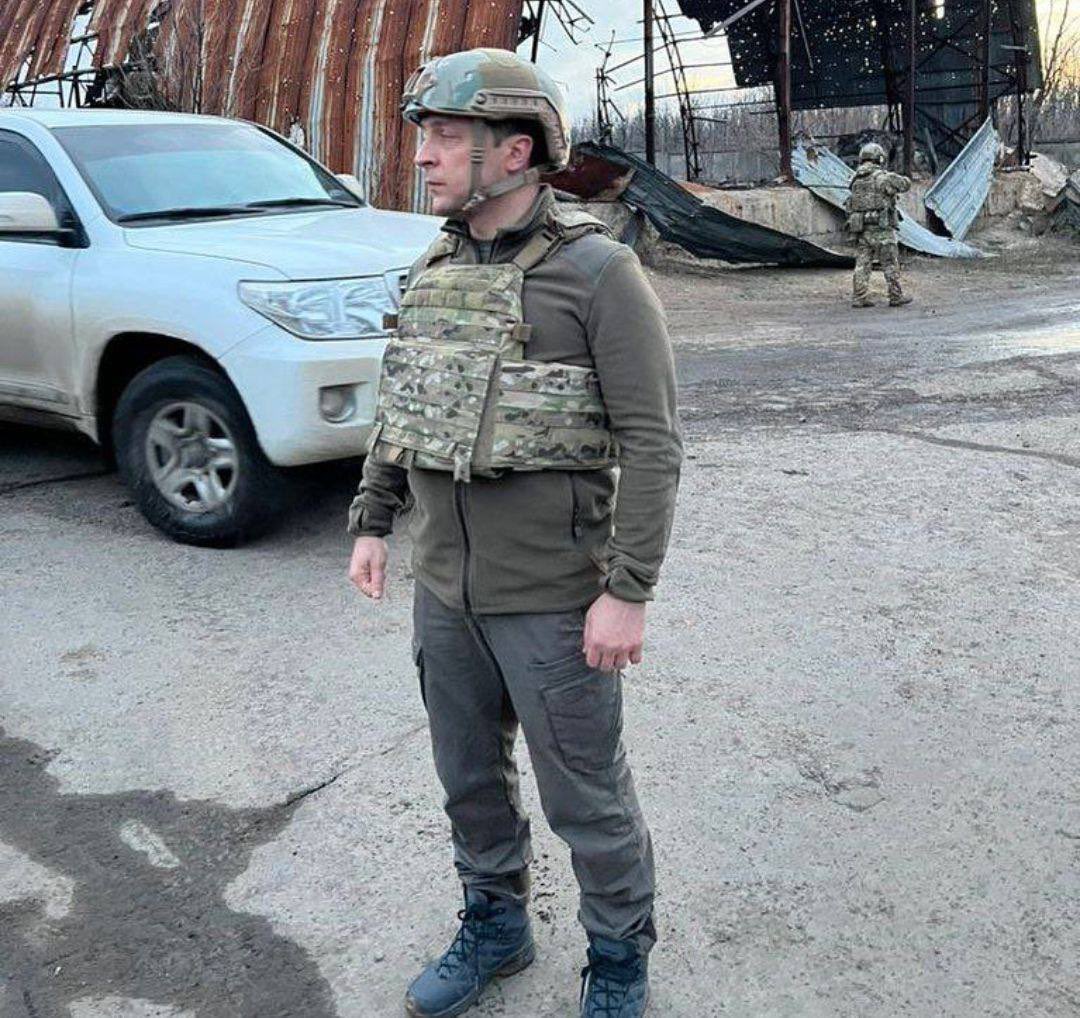 HananyaNaftali's tweet photo. President Zelensky of Ukraine today in Kyiv.

One picture is worth a thousand words. https://t.co/XOW7Nc4Arj