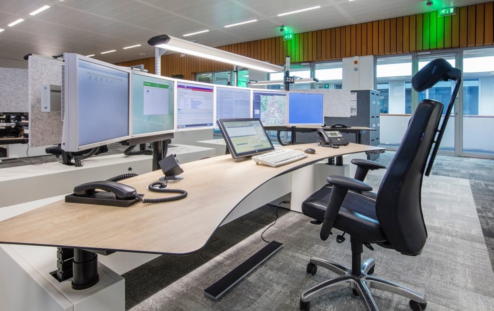 Voor ons team betrokken en bevlogen centralisten op de gezamenlijke #Meldkamer Ambulancezorg Limburg in #Maastricht zoeken wij een #uitgiftecentralist voor 32-36 uur per week. Kijk voor meer info over deze #vacature op onze website: bit.ly/33QwTdr