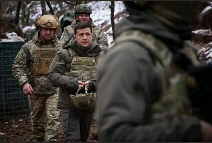 ansharma_07's tweet photo. When you attack us, you will see our faces not our backs 
- Ukraine president 
This is how Warriors are supposed to be ...
Respect 💙 #VolodymyrZelensky https://t.co/lEMpr7U9nv
