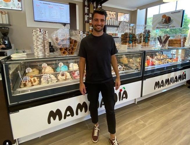 Poups (@poups___) on Twitter photo <a href="/FCPorto/">FC Porto</a> <a href="/OL/">Olympique Lyonnais</a> <a href="/EuropaLeague/">UEFA Europa League</a> Be afraid of the Dani Alves from la beaujoire AKA el ventolinator <a href="/FCPorto/">FC Porto</a> <a href="/OL/">Olympique Lyonnais</a> <a href="/EuropaLeague/">UEFA Europa League</a> Be afraid of the Dani Alves from la beaujoire AKA el ventolinator