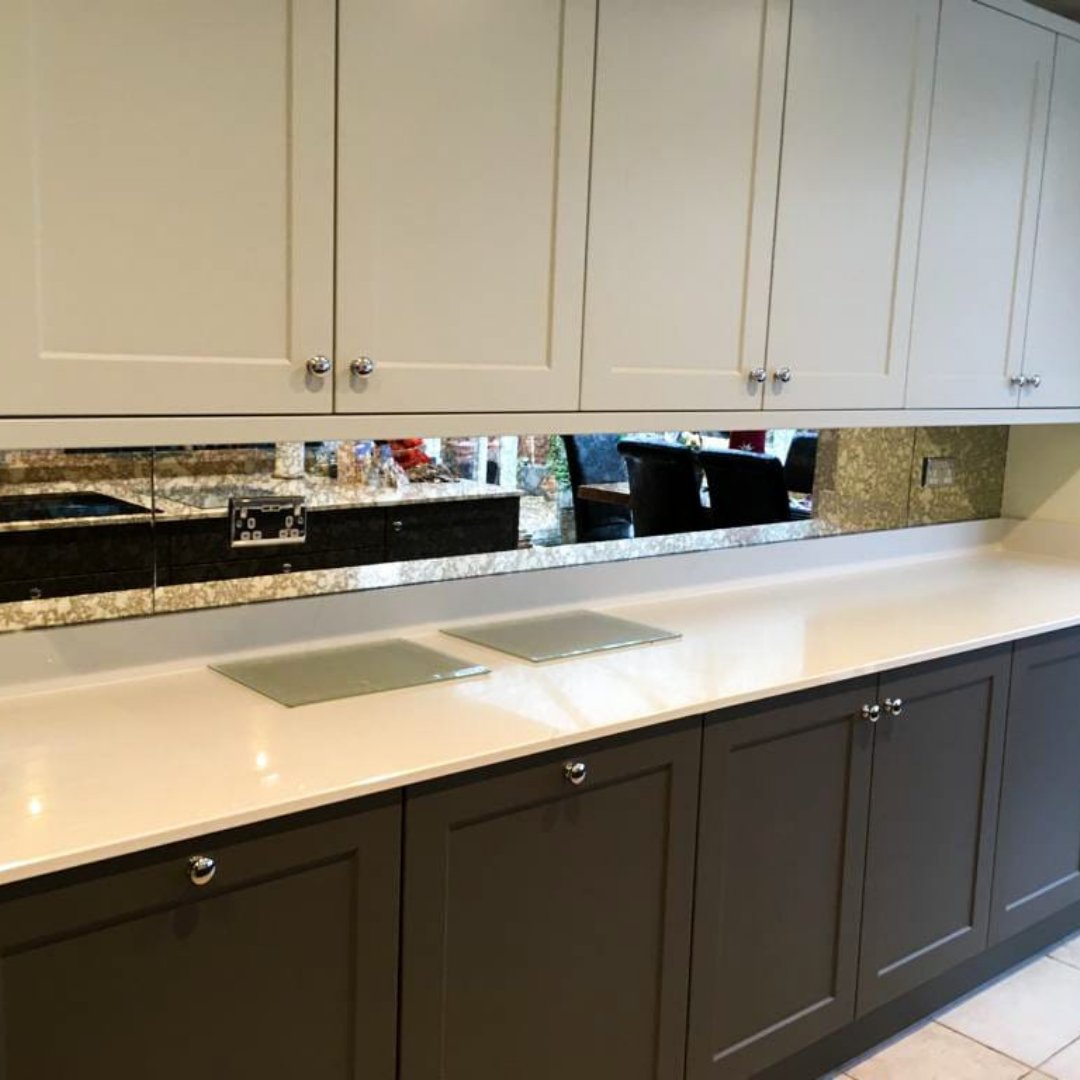 This kitchen wears a Glass Inspirations mirror splashback - proving that a luxe kitchen can come with an antique touch! 👍

For more info, Send us a DM or visit us at our showroom! 👇⠀
📍Crookham Rd, Fleet GU51 5DJ