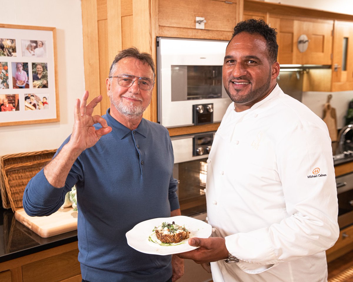 dirtymartiniexe's tweet image. Who's been watching the second series of Simply Raymond Blanc on @ITV? 🙋‍♀️

Be sure to tune in tomorrow to see our client Michael Caines cooking up a storm with his former mentor, @raymond_blanc on the 'Garden Favourites' episode 🥘