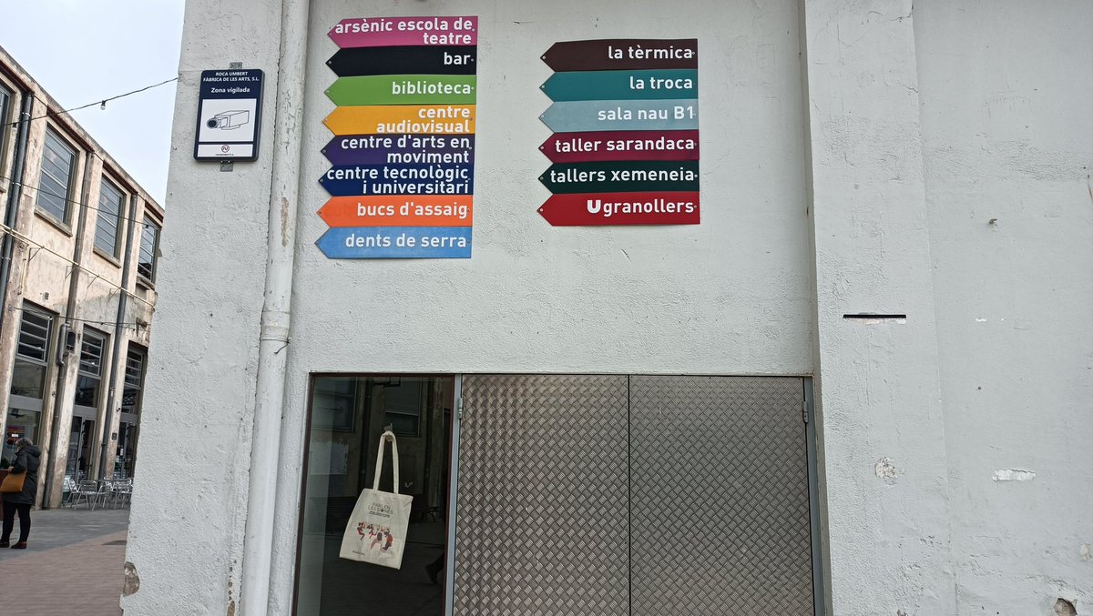 MariaRoigAlsina's tweet photo. Avui, 1a jornada #ParlenLesDones 🟣 al @rocaumbertfa de #Granollers. El lideratge i la conciliació, grans temes que es parlen a les taules rodones.
Contenta de representar l'@escoladelletres com a directora i el Festival #JaVeus. #Tarragona
@cultura_cat https://t.co/tvXOU5hflj