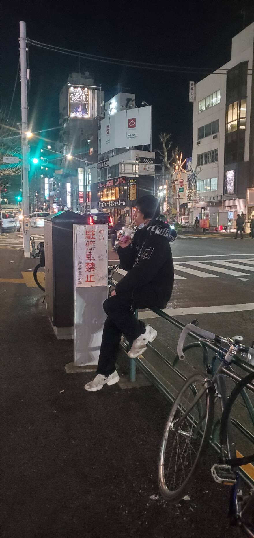 Twitter 上的 Mc 魅値 Djみち 18日は幻じぇむ お前と牛丼を食べてからどれだけの日が経ったのか 今日 スタバでまさかお前と再開できるとはな アクリル板越しのグータッチ ネタツイ T Co 5gse8pgl6f Twitter