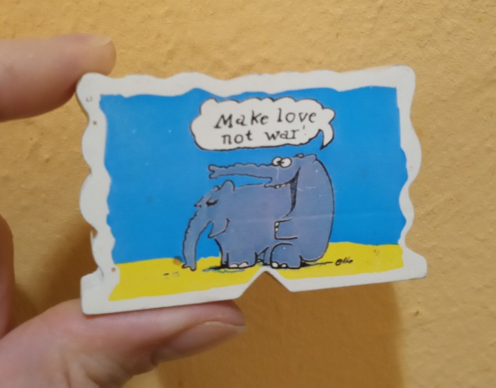 Habe hier noch diesen uralten Stempel von @ottoause. Wieder hoch aktuell. Sogar die Farben passen. #ukraine