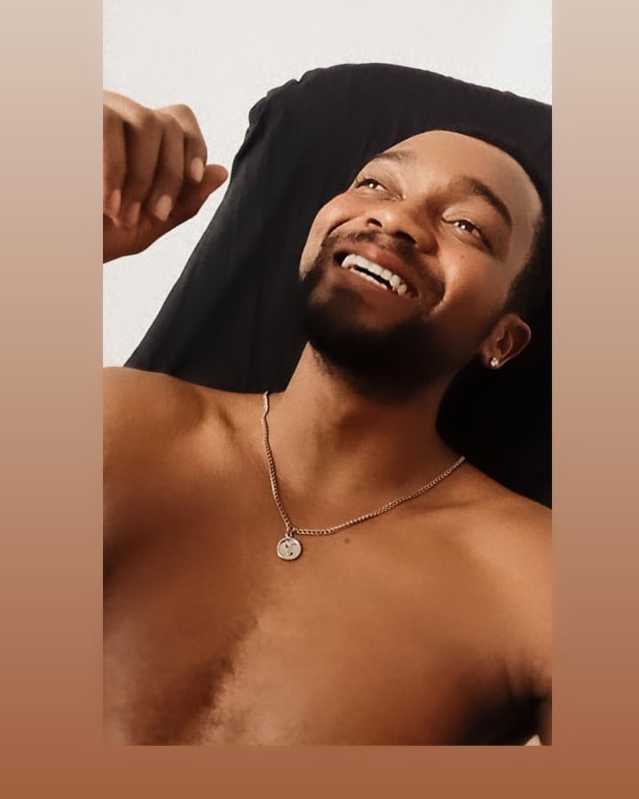 MaiconGGomes2's tweet photo. Ele jogava sorrisos ao vento e dizia: um dia eles voltam pra vc!♍🥰 https://t.co/kfYRCeJG5c