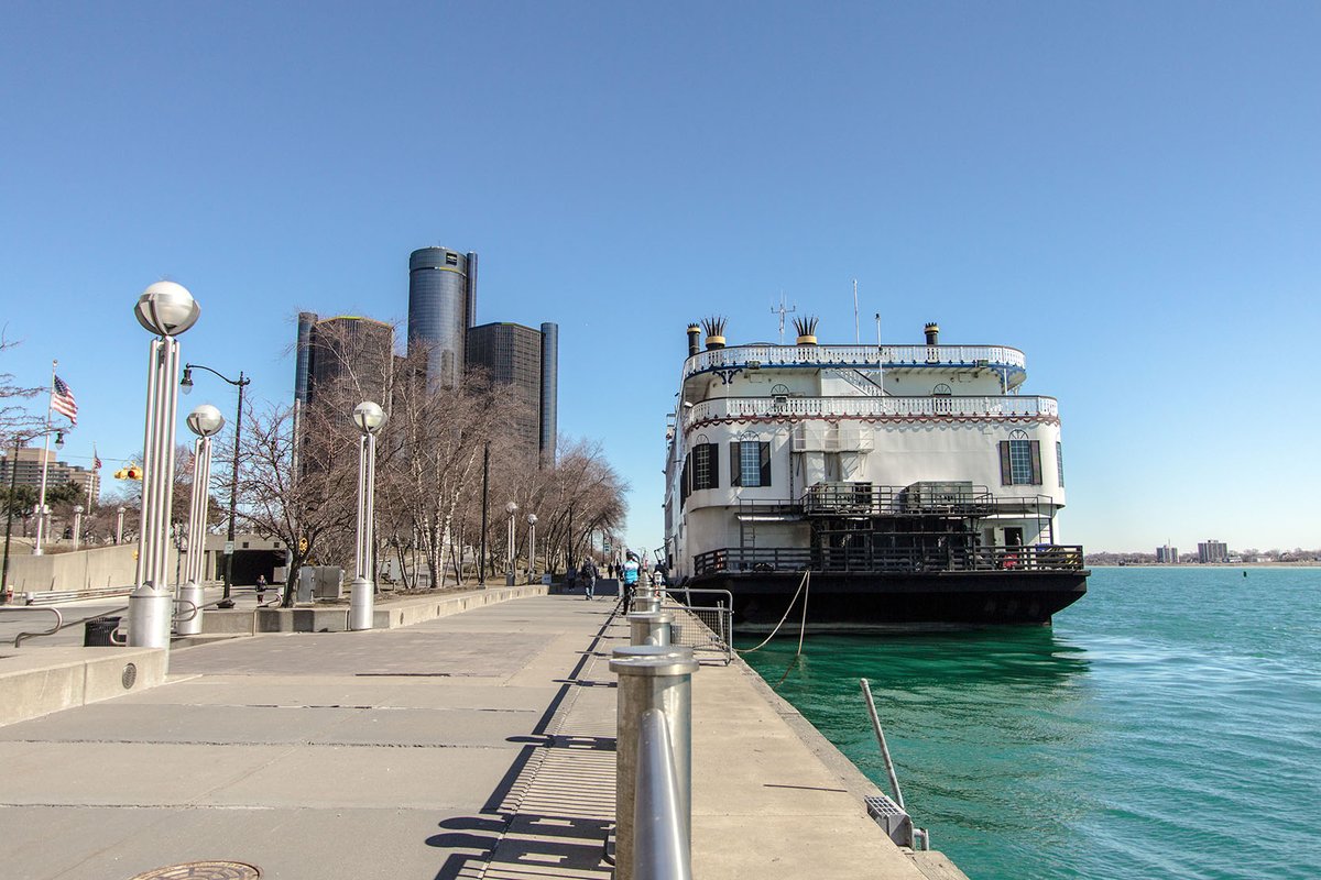 Hour_Detroit's tweet photo. Did you know? The Detroit Princess Riverboat (pictured here) was built in Louisiana in 1993 and spent much of its life as a casino boat on the Mississippi River. It arrived in Detroit in 2005. #DidYouKnowDetroit https://t.co/EAbCHEbtvH