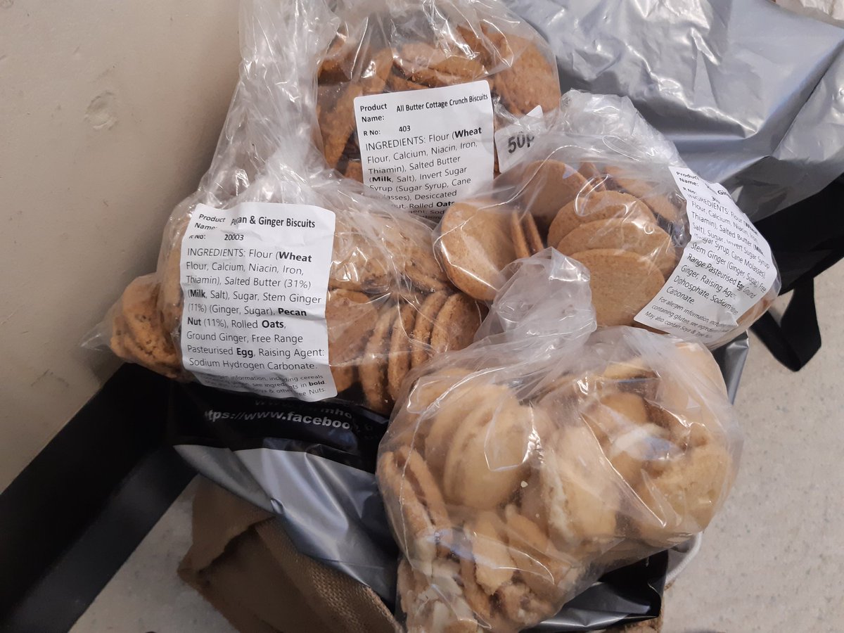 Back at Blackpool Vic today armed with goods for our lovely crews to keep them going 💚💙..I can't be out done by Chris G!! <a href="/DrChrisGrant/">Chris Grant</a> <a href="/powerNHS/">Maxine Power</a> <a href="/joyfurnival/">Dr Joy Furnival CEng MIET 🐝</a> <a href="/AdeleMarkland/">Adele Markland</a> <a href="/NWAmb_QI/">NWAS Quality Improvement</a> 😁