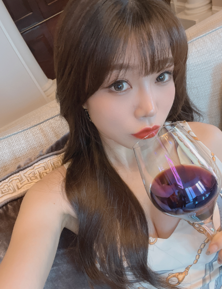Linmmm12's tweet photo. Sending you a comfortable and quiet weekend, with the warmth of the sun in the daytime, the happiness of friends in your spare time, and the romance of the moon in the evening. The place where you have a smile is where you are. I wish you a happy weekend! #TRON https://t.co/wdKHL1bcqR